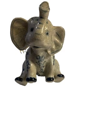 Слон сидящий треск Formalities от Baum Bros серый и синий керамический - Изображение 1 из 2