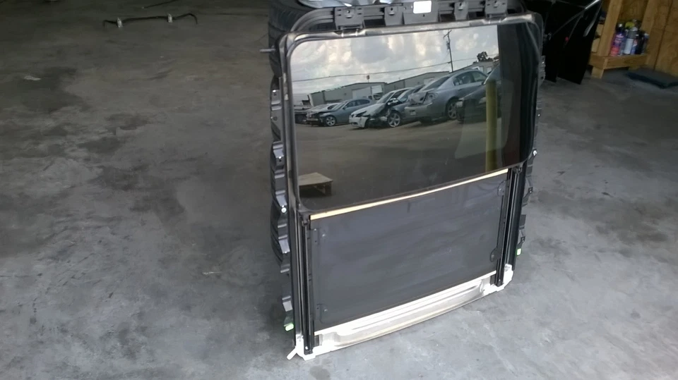 BMW E60 SERIE 5 SEDÁN INCLINABLE DESLIZANTE TECHO CORREDIZO MARCO DE CRISTAL COMPLETO OEM 54137033544 Foto 1 de 4