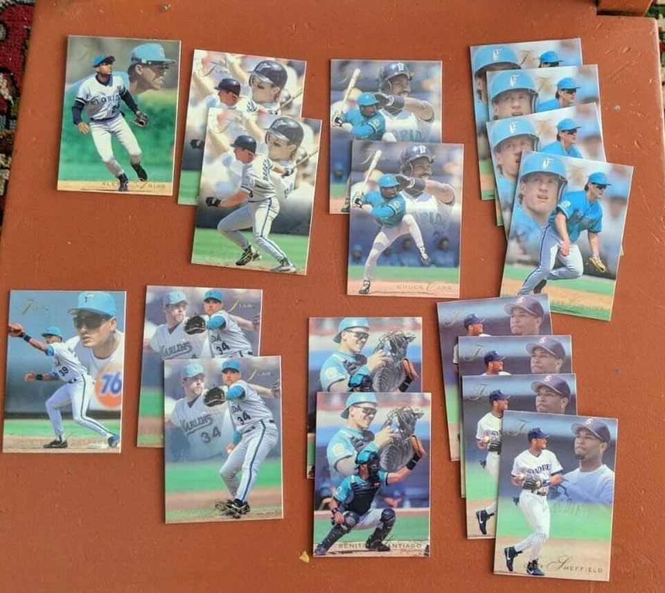 1993 FLAIR  BASEBALL  Set Break -  (#1-300)  $0.99  Singles-Qty. Discount - Image 1 of 1