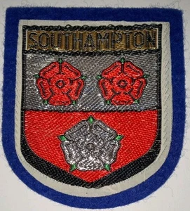 Distintivo toppa vintage Southampton tessuto stoffa feltro - Foto 1 di 1