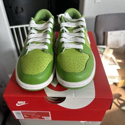 Juniors Nike Dunk Low (GS) - DH9765 301- Chlorophyll Vivid Green White 4Y - Image 1 of 4