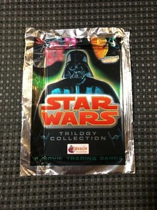 Star Wars TRILOGY COLLECTION SEALED MOVIE TRADING 5-CARD PACK 1997 - Picture 1 of 2
