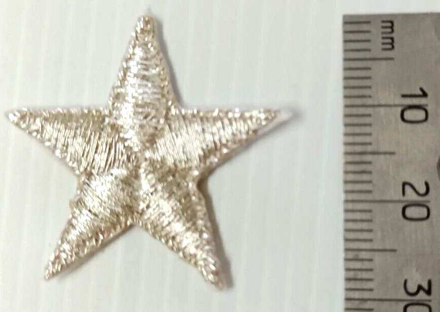 30MM SHINY SILVER 5 POINTED STAR ON EMBROIDERED PATCH MOTIF COVER UP STAIN, HOLE - Image 1 of 1