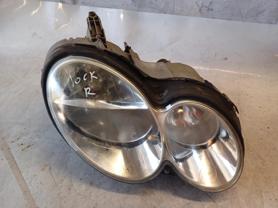 10CK* Mercedes W209 CLK Frontscheinwerfer Scheinwerfer VORNE Rechts A2098200261 - Bild 1 von 4