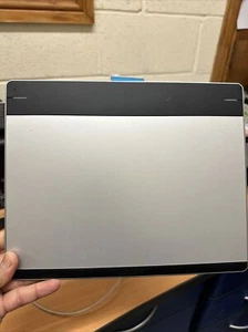 Wacom Intuos Creative Graphics Tablet Medium CTH-680 No Pen - Imagen 1 de 4