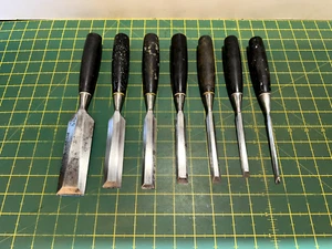Graduated Set of 7 no. Good Quality Stanley 5001 Black Bevel Edge Wood Chisels - Picture 1 of 17