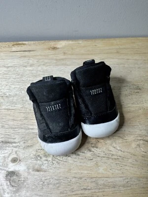 Botín de cuna Nike Air Jordan 11 talla 2C CI6165-011 negro blanco Foto 1 de 4