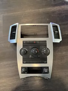 2008-2010 JEEP GRAND CHEROKEE Climate Control Radio Bezel P/N: X350116000A - Picture 1 of 11