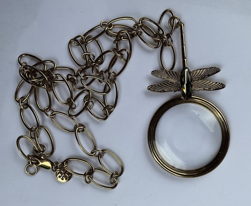 Collana vintage rara lente di ingrandimento libellula Tory Burch tono oro.