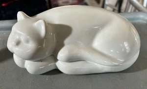 PORCELAIN CAT KEY & JEWELRY HOLDER - Ceramic 7" x 4" - Cat at rest - Picture 1 of 6