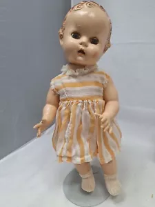 Bambola vintage in plastica dura 13,75" per riparazione pedigree Inghilterra anni 50 - Foto 1 di 7