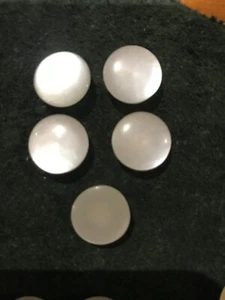 5 x Glossy White Vintage Buttons 13mm (#446) FREE POSTAGE - Picture 1 of 1