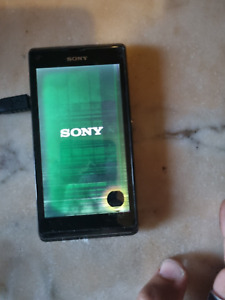 0588-Smartphone Sony Xperia L C2105