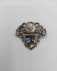 Vintage Bayern Munich Coat of Arms Shield Lapel Pin - Picture 1 of 2