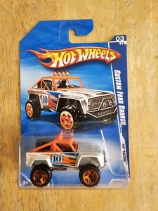 2010 Hot Wheels #151 HW Racing 3/10 CUSTOM FORD BRONCO, White - Picture 1 of 3