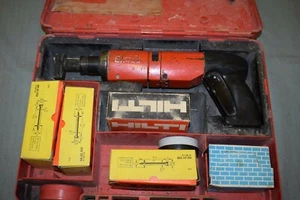 HILTI DX 400 E POLVO ACCIONADO POR SUJETADOR Herramienta de pistola utilizada - Imagen 1 de 8