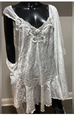 Nuevo con etiquetas Nuevo Me 2 Miss Elaine blanco satinado transparente ribete bata y camisón hermoso M Foto 1 de 4