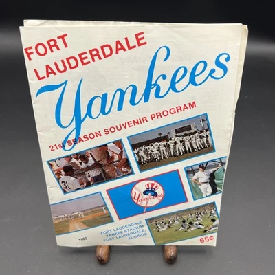 1982 New York Yankees Fort Lauderdale Spring Training 21st Year Souvenir Program - Image 1 of 4