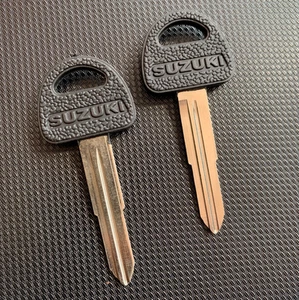 2pcs New Blank Keys uncut Sidekick Vitara X-90 Grand Vitara XL-7 Jimny Tracker - Picture 1 of 4