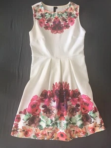 Romantisches A-Linienkleid Von Rainbow Mit Blumenmuster - Bild 1 von 5