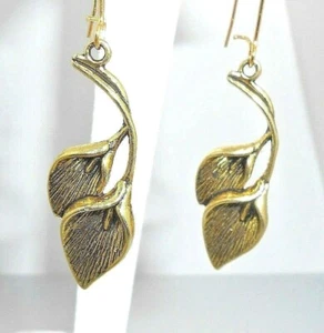 New Graceful CALLA Lily Flower Bloom Gold-tone Dangle Earrings 2-1/3" Long - Picture 1 of 3