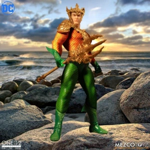 Mezco Toyz One：12 DC Comic Aquaman 1／12th Action Figure New Hot Toy In Stock - Picture 1 of 5