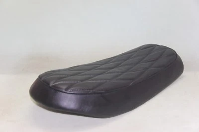 23 inches Brat style 1978-2008 Yamaha SR400 tracker motorcycle seat CODE: B6064 Foto 1 de 4