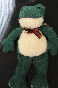 Russ Heartcraft Collection Fribbit the frog green and white with bowtie - Picture 1 of 7