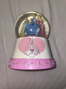 Disney Prinzessin Aurora Cinderella Belle musikalische Schneekugel rosa weiß Kcare - Bild 1 von 2