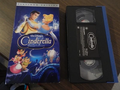 DISNEY CINDERELLA SPECIAL EDITION VHS PAPER SLIP COVER CHANNEL 2005 PLATINUM RAR Foto 1 de 2