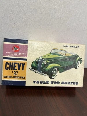 Pyro Chevy 1937 Custom Convertible 1:32 Scale - Image 1 of 2