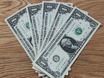 2013 New York FT WORTH Star Note BEP (5) $1 Star Note bills in sequence UNC/GEM - Image 1 of 4