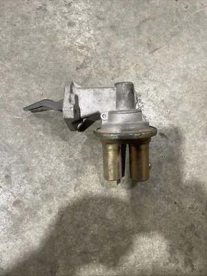 Bomba de combustible mecánica Airtex 6737 | Se adapta a Jeep AMC 70-90 Foto 1 de 4