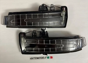 COPPIA FRECCE DX SX PER SPECCHIETTO ORIGINALE MERCEDES W176 W204 W212 W246 C207 - Foto 1 di 3
