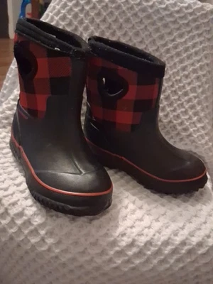 Unisex Black Rubber Rain Boots for Toddlers, Size 7-8 Red And Black Check - Image 1 of 2