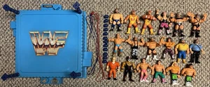 Lote de figuras de acción de lucha libre Hasbro WWF, anillo, Hulk Hogan, Nailz - Imagen 1 de 10