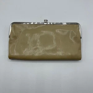 HOBO Lauren Wallet Cream Double-Frame Clutch Kisslock Bifold Multipocket Glossy - Picture 1 of 8