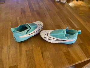 Nike Unisex Kinder Fußballschuhe Jr Phantom weiß/türkis Gr.38 - Bild 1 von 10
