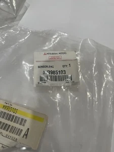 Mitsubishi Genuine Oxygen Sensor MR985103 3.8 V6. Endeavor Galant. New - Picture 1 of 3