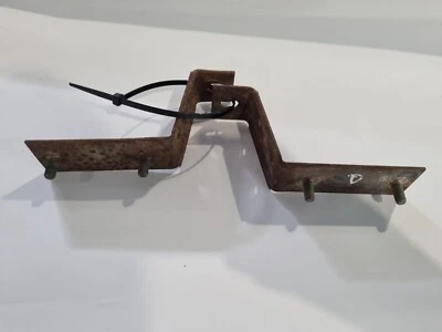 Soporte de montaje de parachoques trasero BMW E21 Euro montaje OEM usado m Foto 1 de 2