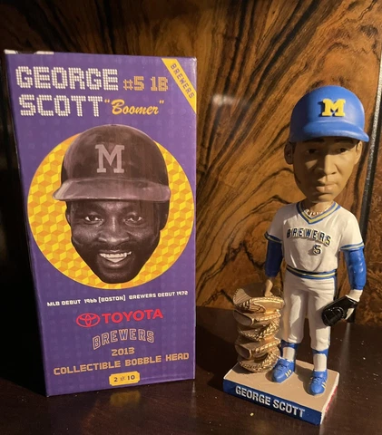 2013 GEORGE SCOTT GOLD GLOVE STACK BREWER BOBBLEHEAD  WHITE JERSEY Cover