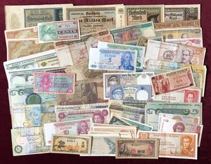 World Paper Money       100+ Notes       Very Good to UNC     A nice group