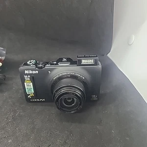Nikon COOLPIX S9300 16.0MP Digitalkamera - Schwarz -funktionstüchtig- Objektivdeckel fehlt - Bild 1 von 6