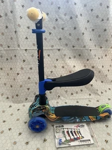 Hurtle Scootkid 3 Wheel Light Up Tri Scooter And Seat for Kids Graffiti - Picture 1 of 19