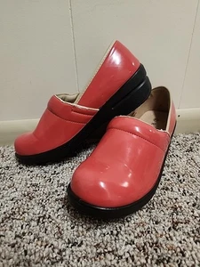Rasolli Womens Professional Closed Back Clogs Salmon 8.5. - Picture 1 of 11