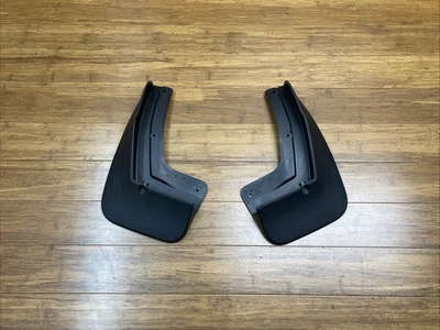 Juego de 2 protectores contra salpicaduras traseros izquierdo y derecho Volkswagen Tiguan 2018-2024 OEM Foto 1 de 4