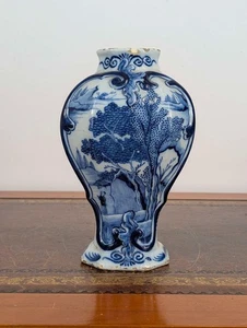 Dutch Delft tin glazed blue & white cabinet vase, 18th century, Chinese scenes - Picture 1 of 17