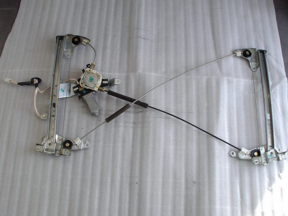 2004-2006 Toyota Tundra Crew Cab Rear Window Regulator - Image 1 of 4