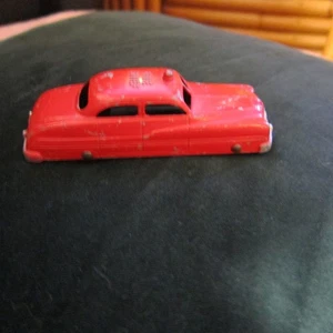 Vintage 1950s Tootsietoy Fire Chief Car USA Chicago 4 inches - Picture 1 of 7