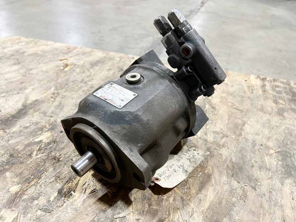 Rexroth A10VSO 28 DFR/30 R-PKC62 N 00 Axial Piston Pump - Image 1 of 4